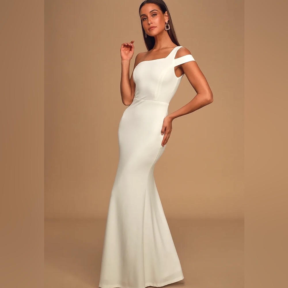 NWT White elegant mermaid dress, great fabric quality, S size